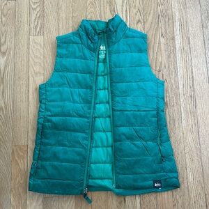 REI green puffy vest lightweight size M (10-12 kids)